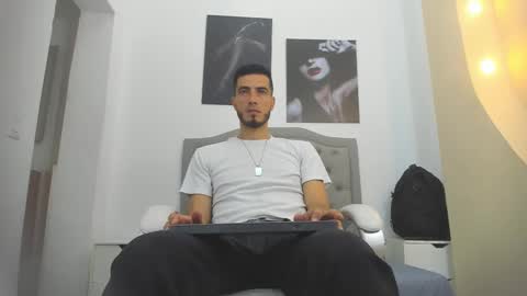 Snapshot of marc_ruffalo chatting on 1, 3, 2026 Marc Ruffalo online show from 1, 3, 2026