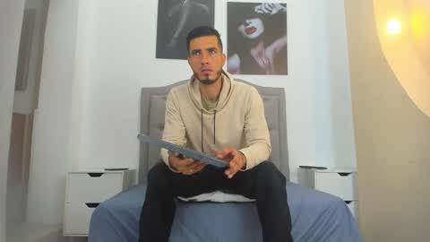 Snapshot of marc_ruffalo chatting on 3, 3, 2026 Marc Ruffalo online show from 3, 3, 2026