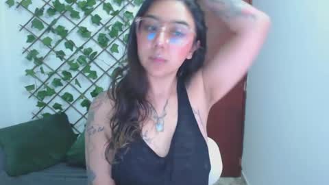 Snapshot of marce_bunny chatting on 1, 10, 2025 Marcela online show from 1, 10, 2025