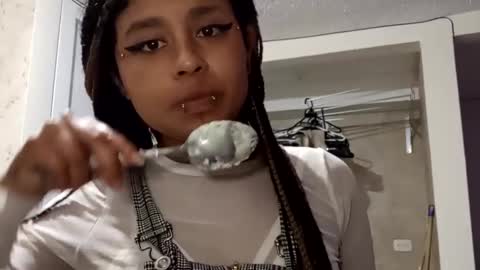 Snapshot of marceline_abadeer00 chatting on 25, 12, 2024 Michell Dayan online show from 25, 12, 2024