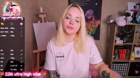 Snapshot of marcelinepeach chatting on 2, 1, 2025 Sara online show from 2, 1, 2025