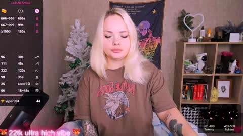 Snapshot of marcelinepeach chatting on 15, 1, 2025 Sara online show from 15, 1, 2025