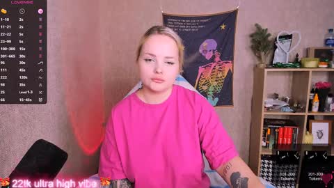Snapshot of marcelinepeach chatting on 24, 1, 2025 Sara online show from 24, 1, 2025