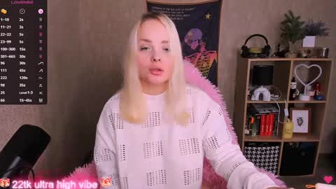 Snapshot of marcelinepeach chatting on 28, 1, 2025 Sara online show from 28, 1, 2025