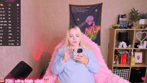 Snapshot of marcelinepeach chatting on 30, 1, 2025 Sara online show from 30, 1, 2025
