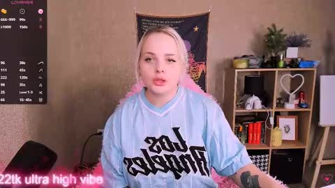 Snapshot of marcelinepeach chatting on 9, 2, 2025 Sara online show from 9, 2, 2025