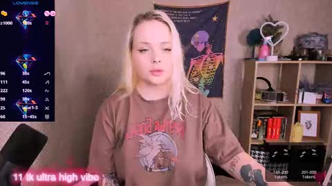 Snapshot of marcelinepeach chatting on 18, 2, 2025 Sara online show from 18, 2, 2025