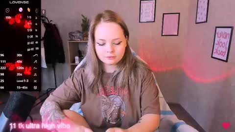 Snapshot of marcelinepeach chatting on 6, 3, 2025 Sara online show from 6, 3, 2025