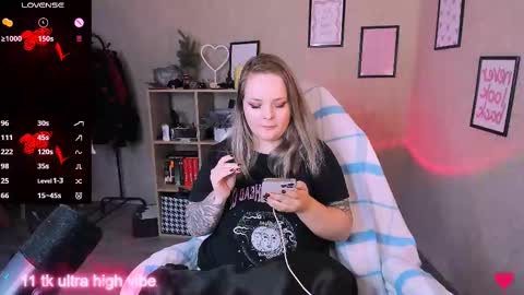 Snapshot of marcelinepeach chatting on 7, 3, 2025 Sara online show from 7, 3, 2025