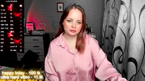 Snapshot of marcelinepeach chatting on 21, 11, 2025 Sara online show from 21, 11, 2025