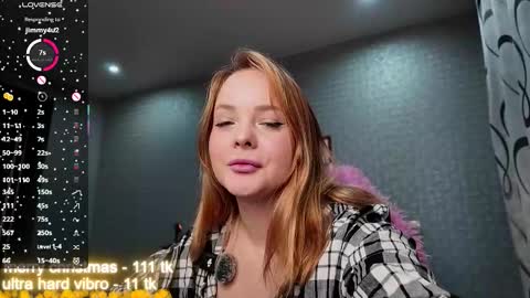 Snapshot of marcelinepeach chatting on 16, 12, 2025 Sara online show from 16, 12, 2025