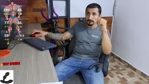 Snapshot of marckmuscle chatting on 12, 10, 2025 Marck Independent model online show from 12, 10, 2025