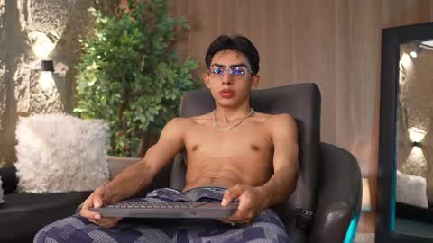 Marco and Ethan online show from 4, 12, 2025