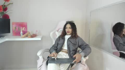 Snapshot of marfilastrom chatting on 15, 1, 2025 marfilastrom online show from 15, 1, 2025