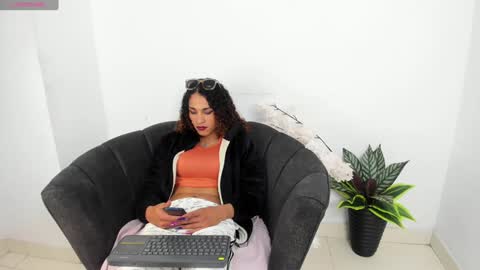 Snapshot of marfilastrom chatting on 5, 2, 2025 marfilastrom online show from 5, 2, 2025