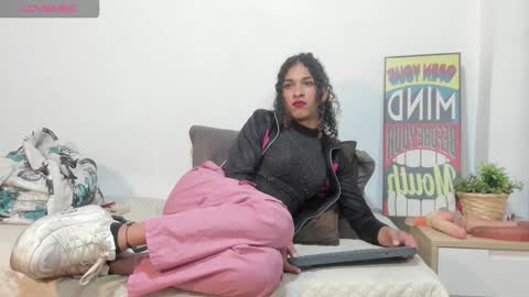 marfilastrom online show from 5, 2, 2026