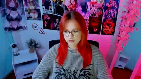 Snapshot of margaret_red chatting on 15, 12, 2025 Margaret online show from 15, 12, 2025