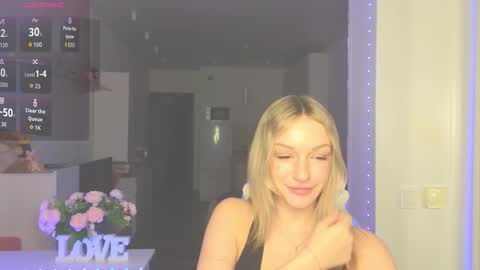 Snapshot of margaretsweet1 chatting on 4, 11, 2025 Margaret online show from 4, 11, 2025