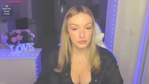 Snapshot of margaretsweet1 chatting on 10, 11, 2025 Margaret online show from 10, 11, 2025