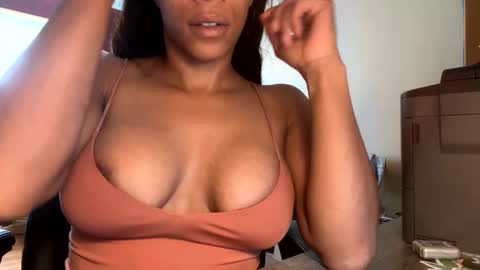 Snapshot of margaux_lumiere chatting on 9, 9, 2025 margaux_lumiere online show from 9, 9, 2025