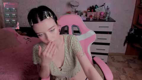 Snapshot of margopink chatting on 25, 10, 2025 Margot online show from 25, 10, 2025
