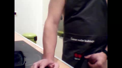 Snapshot of mari08972 chatting on 8, 1, 2025 mari08972 online show from 8, 1, 2025