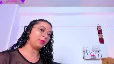 Mari Sweett  online show from 24, 2, 2025