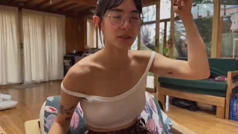 Snapshot of maria_alfonsina_ chatting on 4, 10, 2025 Alfonsina online show from 4, 10, 2025