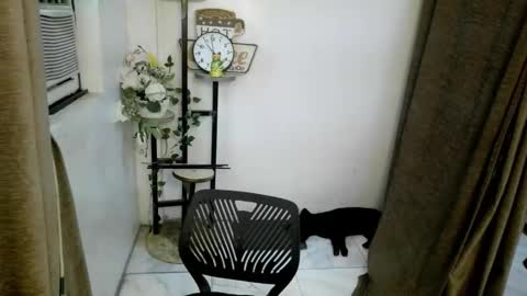 Snapshot of maria_laboxxx chatting on 8, 10, 2025 Marga online show from 8, 10, 2025