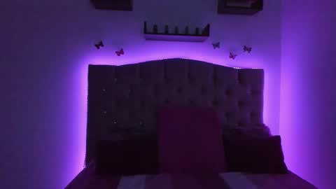 Snapshot of maria_skinny_ chatting on 5, 10, 2025 My name is Valentina online show from 5, 10, 2025