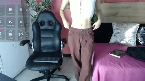 maria_turner1 online show from 15, 4, 2026