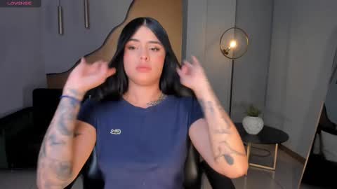 Snapshot of mariaherrera_ chatting on 5, 3, 2025 MARIA HERRERA online show from 5, 3, 2025