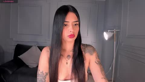 Snapshot of mariaherrera_ chatting on 4, 12, 2025 MARIA HERRERA online show from 4, 12, 2025