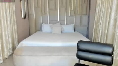 Snapshot of mariaherrera_ chatting on 15, 12, 2025 MARIA HERRERA online show from 15, 12, 2025