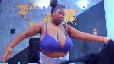 Snapshot of mariam__rossi chatting on 12, 10, 2025 MARIAM online show from 12, 10, 2025