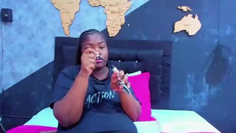 Snapshot of mariam__rossi chatting on 28, 10, 2025 MARIAM online show from 28, 10, 2025