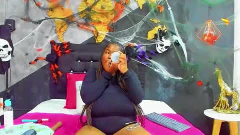 Snapshot of mariam__rossi chatting on 5, 11, 2025 MARIAM online show from 5, 11, 2025