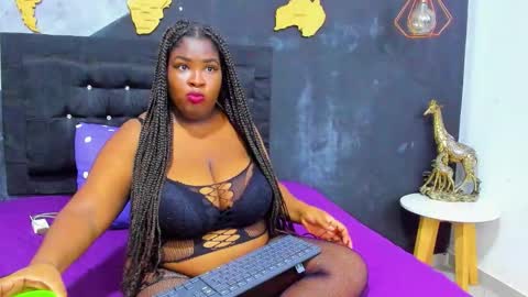 Snapshot of mariam__rossi chatting on 17, 12, 2025 MARIAM online show from 17, 12, 2025