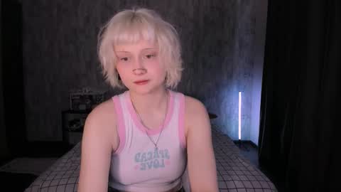Snapshot of mariamilkis chatting on 13, 10, 2025 Maria online show from 13, 10, 2025