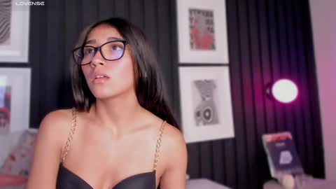 Snapshot of mariana_kalo chatting on 27, 11, 2025 Mariana online show from 27, 11, 2025