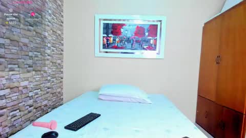 Snapshot of mariana_mauricio chatting on 9, 2, 2025 mariana mauricio online show from 9, 2, 2025