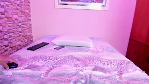 Snapshot of mariana_mauricio chatting on 14, 2, 2025 mariana mauricio online show from 14, 2, 2025