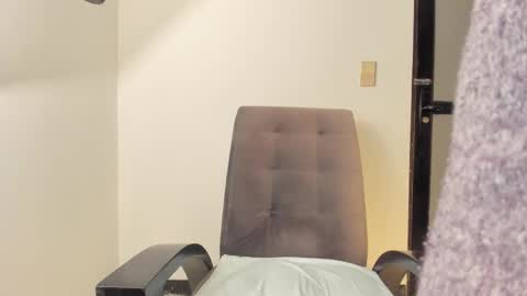 Snapshot of marianaa_torress chatting on 15, 12, 2025 Mariana online show from 15, 12, 2025