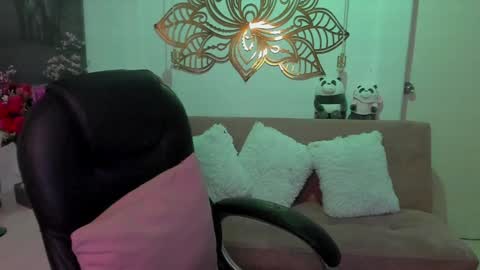 Snapshot of marianalopez81 chatting on 4, 2, 2025 Mariana Lopez online show from 4, 2, 2025