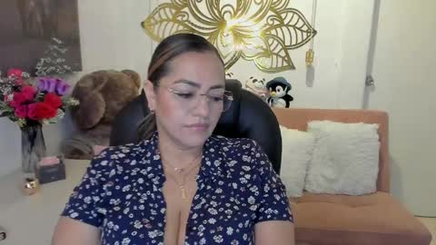 Snapshot of marianalopez81 chatting on 18, 2, 2025 Mariana Lopez online show from 18, 2, 2025
