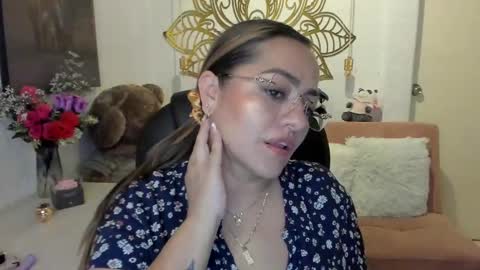 Snapshot of marianalopez81 chatting on 18, 2, 2025 Mariana Lopez online show from 18, 2, 2025