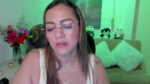 Snapshot of marianalopez81 chatting on 22, 2, 2025 Mariana Lopez online show from 22, 2, 2025