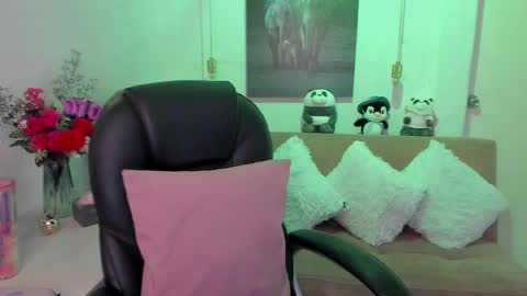 Snapshot of marianalopez81 chatting on 22, 2, 2025 Mariana Lopez online show from 22, 2, 2025