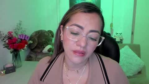 Snapshot of marianalopez81 chatting on 26, 2, 2025 Mariana Lopez online show from 26, 2, 2025