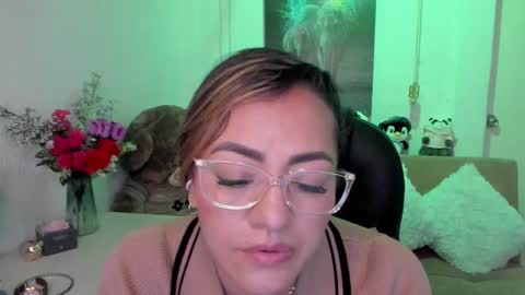 Snapshot of marianalopez81 chatting on 26, 2, 2025 Mariana Lopez online show from 26, 2, 2025
